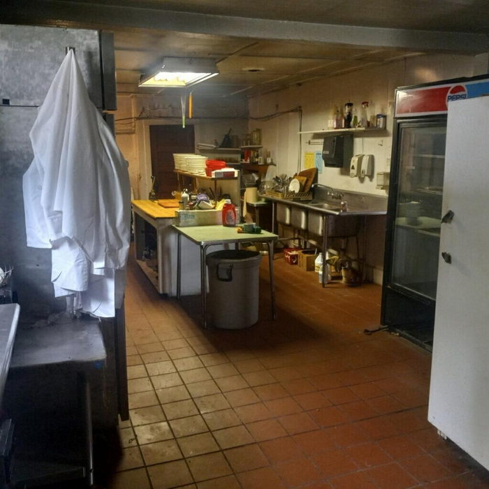 Johnny Bs (Italian Garden) - Real Estate Photo (newer photo)